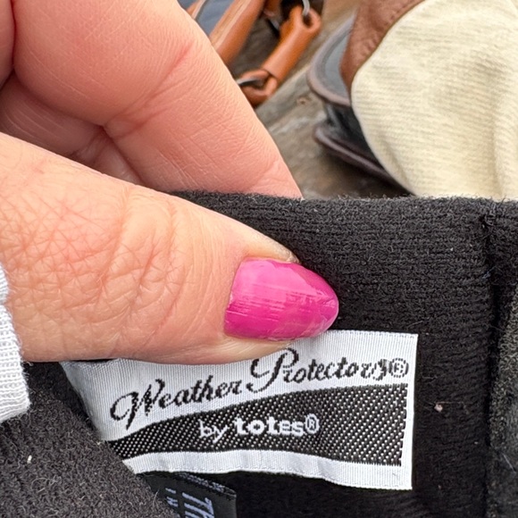 Totes Black Women's Winter Boots - Picture 4 of 5